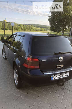 Хэтчбек Volkswagen Golf 2002 в Черновцах