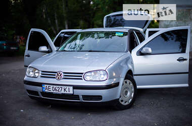 Хэтчбек Volkswagen Golf 2000 в Першотравенске