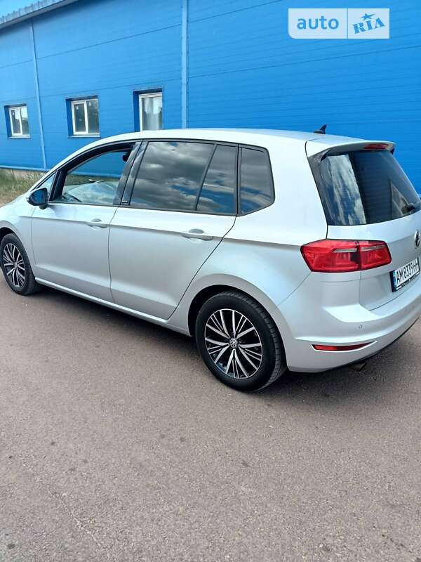 Хэтчбек Volkswagen Golf 2017 в Овруче фото 9 Хэтчбек Volkswagen Golf 2017 в Овруче