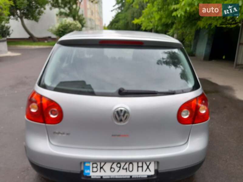 Хетчбек Volkswagen Golf 2005 в Рівному