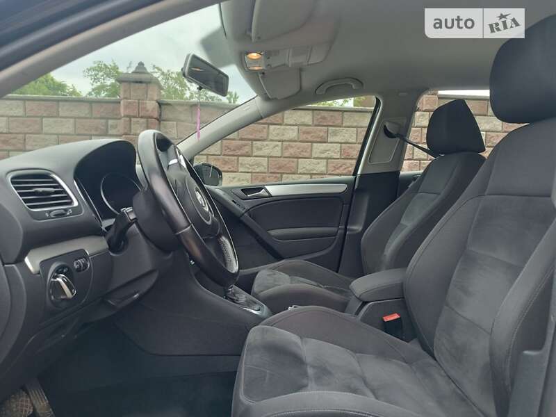 Хэтчбек Volkswagen Golf 2009 в Владимирце