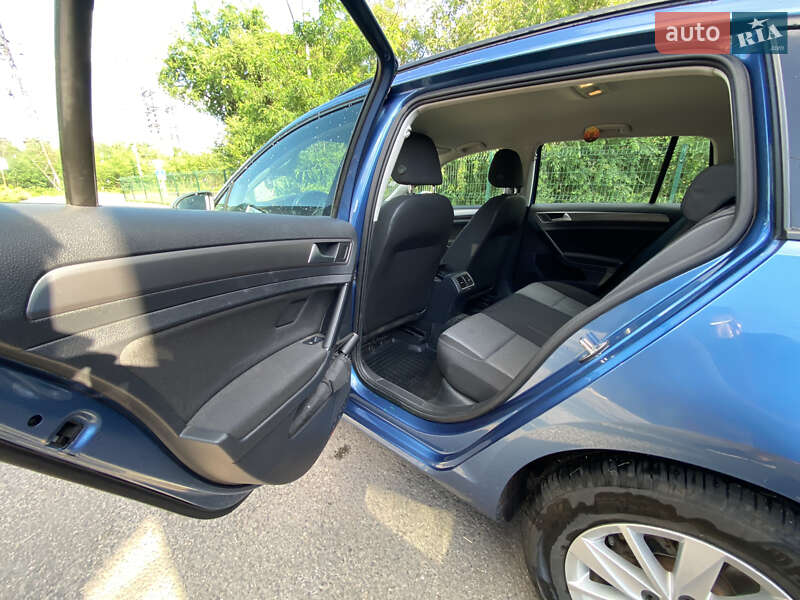 Універсал Volkswagen Golf 2016 в Кривому Розі