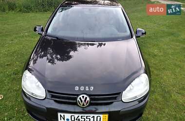 Хэтчбек Volkswagen Golf 2005 в Тернополе