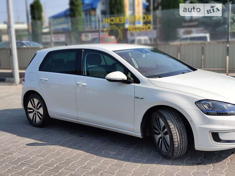 Хетчбек Volkswagen Golf 2015 в Тернополі