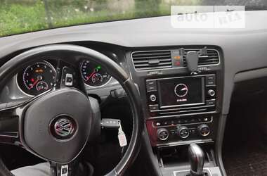 Хетчбек Volkswagen Golf 2019 в 
