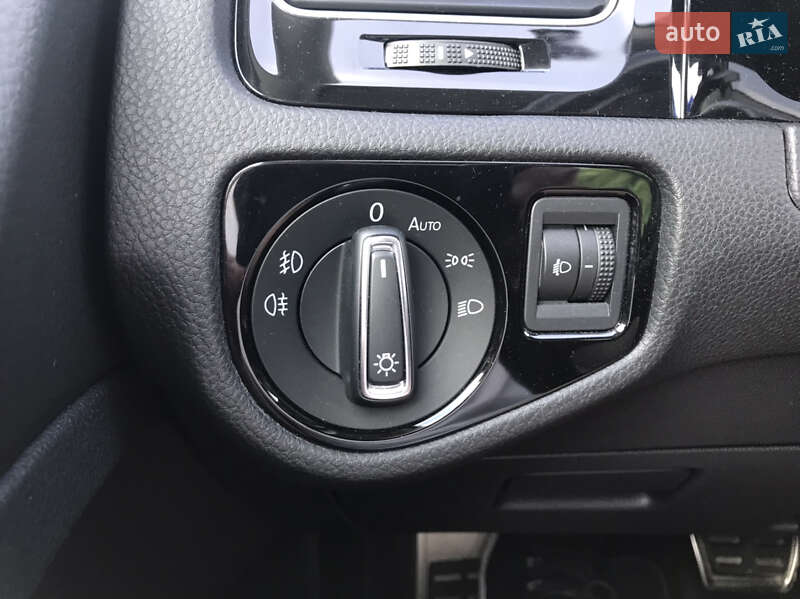 Універсал Volkswagen Golf 2016 в Луцьку