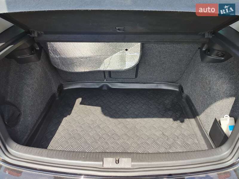 Хетчбек Volkswagen Golf 2010 в Чернівцях