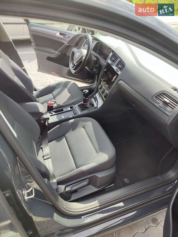 Універсал Volkswagen Golf 2017 в Стрию