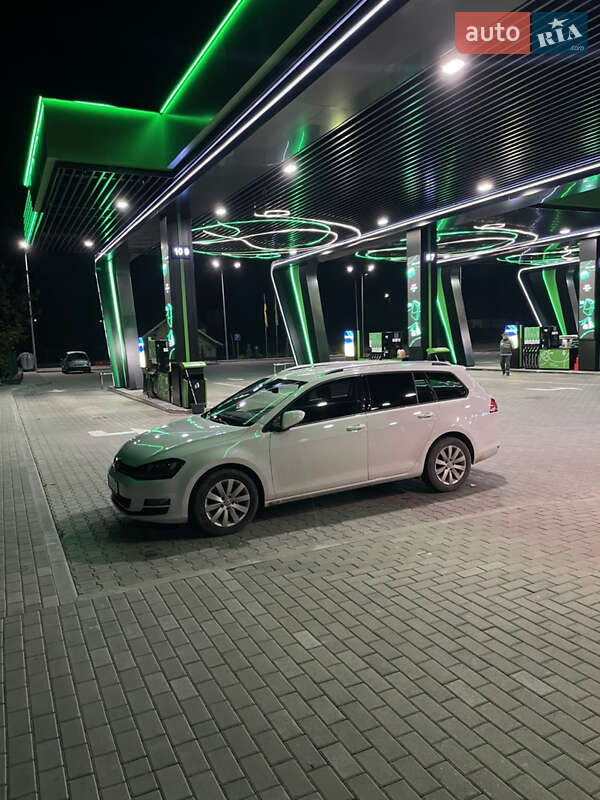 Универсал Volkswagen Golf 2015 в Луцке