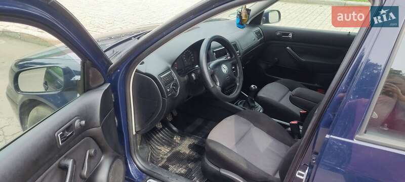 Універсал Volkswagen Golf 2000 в Сумах