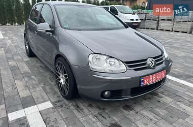 Хетчбек Volkswagen Golf 2006 в 