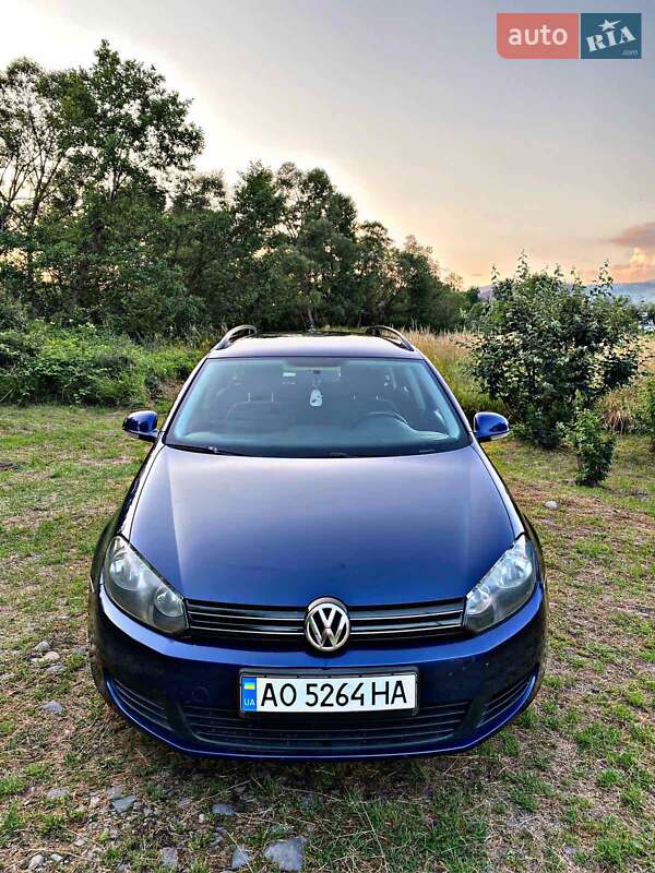 Універсал Volkswagen Golf 2010 в Мукачевому