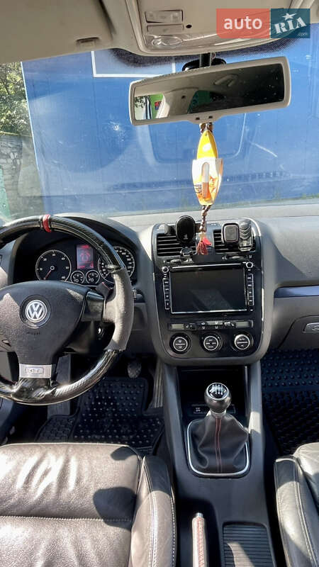 Хэтчбек Volkswagen Golf 2008 в Черновцах