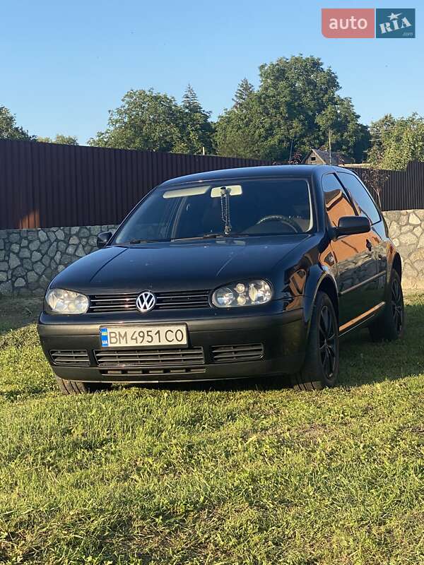 Хэтчбек Volkswagen Golf 2001 в Ахтырке