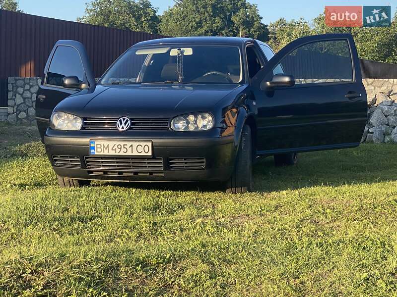 Хэтчбек Volkswagen Golf 2001 в Ахтырке