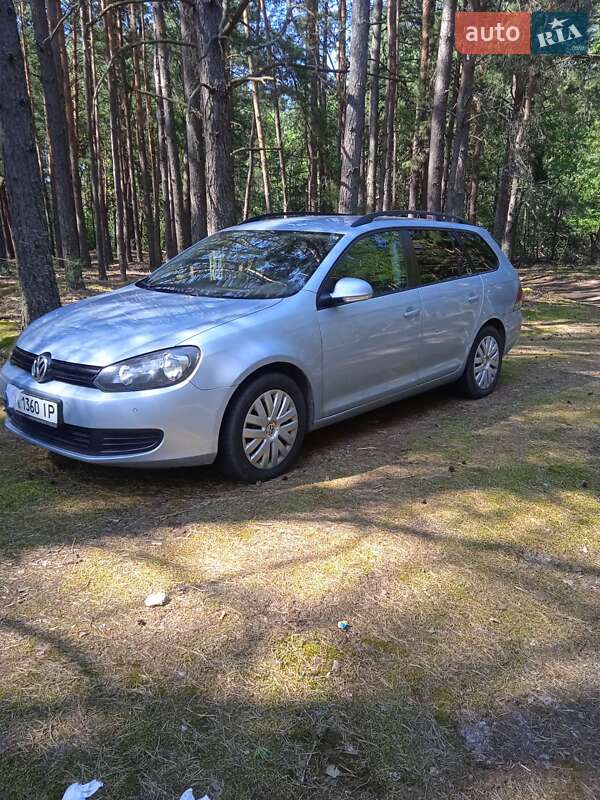 Універсал Volkswagen Golf 2010 в Коростені