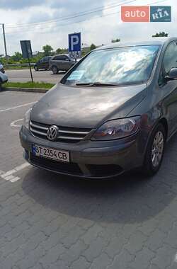 Хэтчбек Volkswagen Golf 2005 в Львове