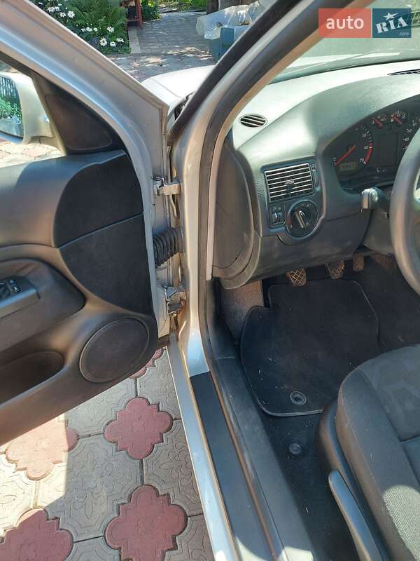 Универсал Volkswagen Golf 2000 в Прилуках