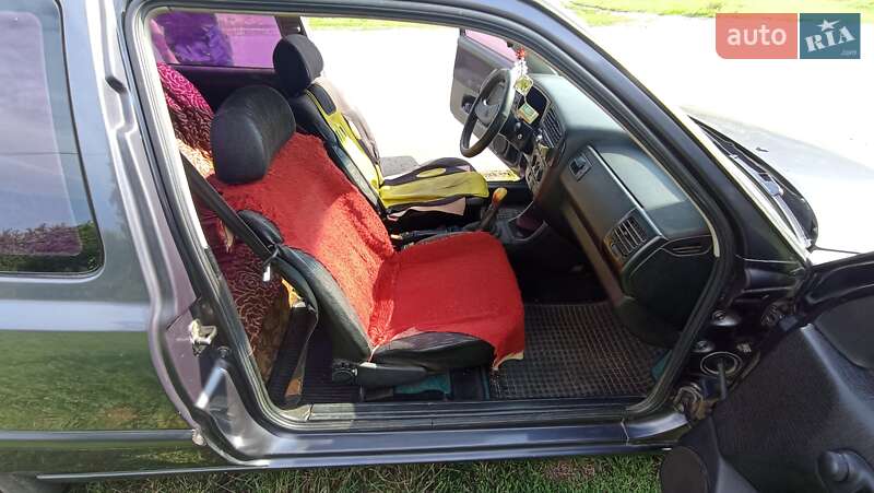 Хэтчбек Volkswagen Golf 1993 в Березовке
