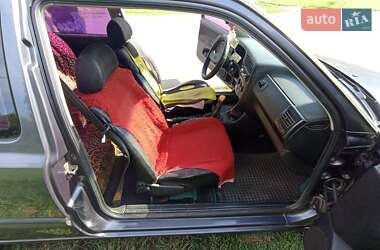 Хэтчбек Volkswagen Golf 1993 в 