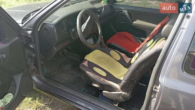 Хэтчбек Volkswagen Golf 1993 в Березовке