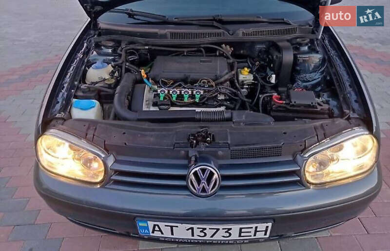 Хэтчбек Volkswagen Golf 2003 в Калуше