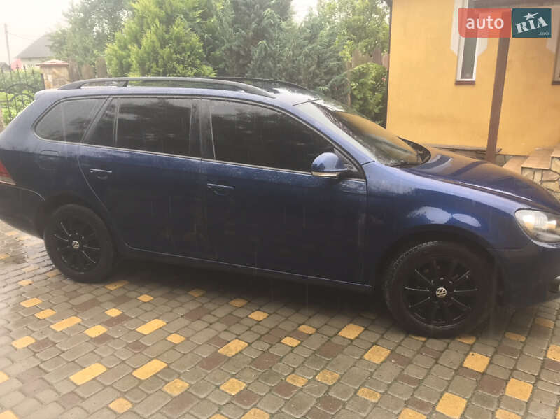 Універсал Volkswagen Golf 2010 в Самборі