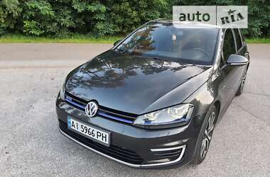 Хетчбек Volkswagen Golf 2014 в Києві