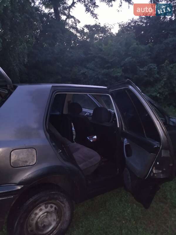 Хетчбек Volkswagen Golf 1993 в Чернігові
