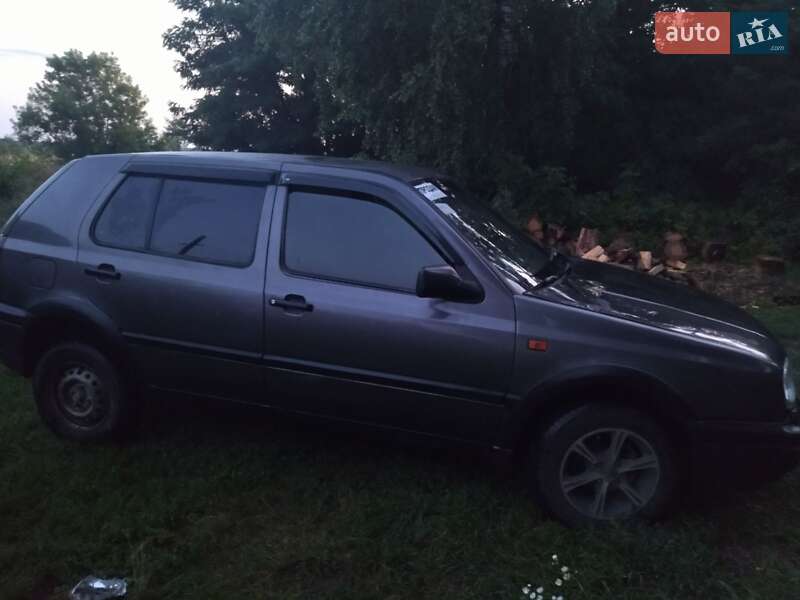 Хетчбек Volkswagen Golf 1993 в Чернігові