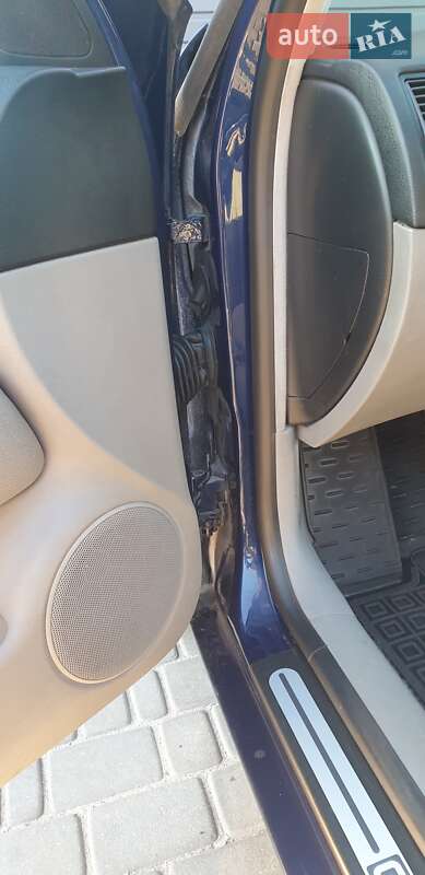 Хетчбек Volkswagen Golf 2000 в Кам'янському