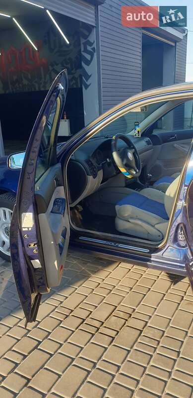 Хетчбек Volkswagen Golf 2000 в Кам'янському