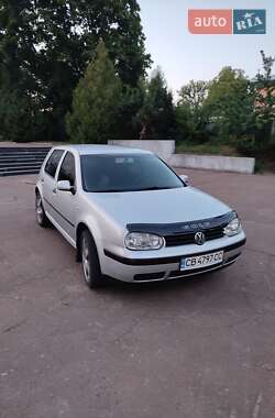Хетчбек Volkswagen Golf 2002 в Чернігові
