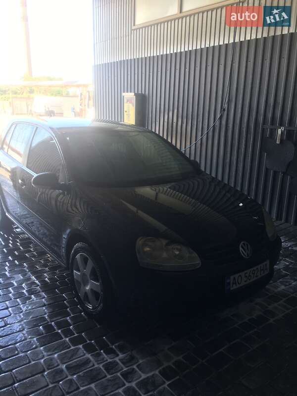 Хэтчбек Volkswagen Golf 2008 в Ужгороде