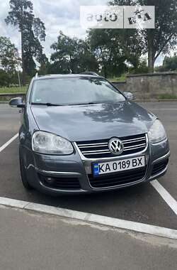 Универсал Volkswagen Golf 2009 в Киеве