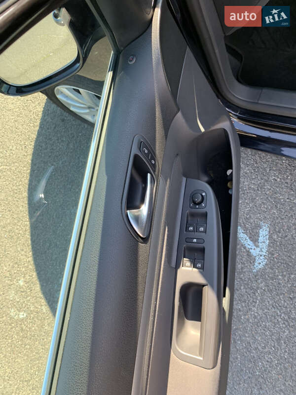 Универсал Volkswagen Golf 2009 в Киеве