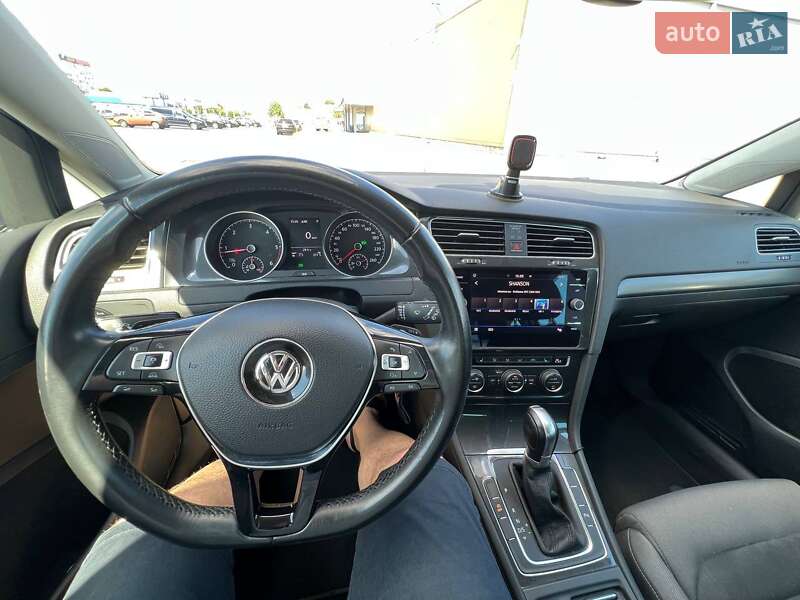 Универсал Volkswagen Golf 2017 в Борисполе