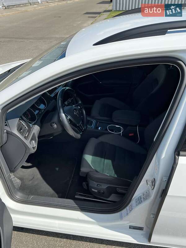 Универсал Volkswagen Golf 2017 в Борисполе