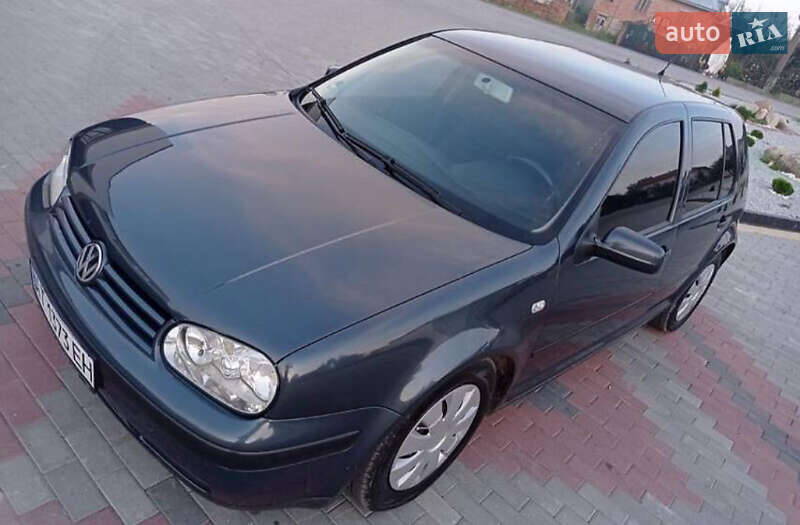 Хэтчбек Volkswagen Golf 2003 в Калуше