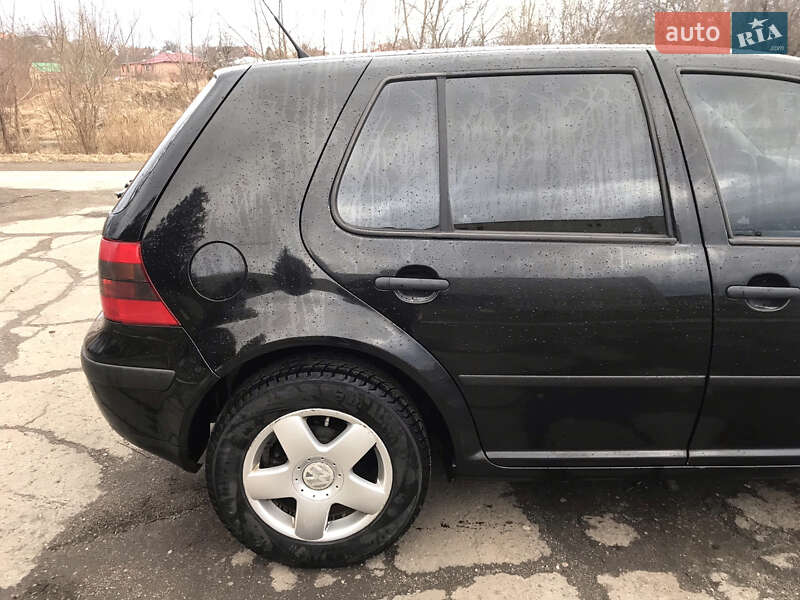 Хетчбек Volkswagen Golf 2002 в Дрогобичі