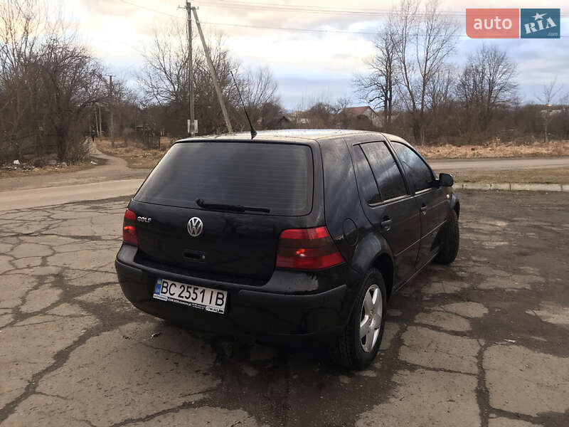 Хетчбек Volkswagen Golf 2002 в Дрогобичі