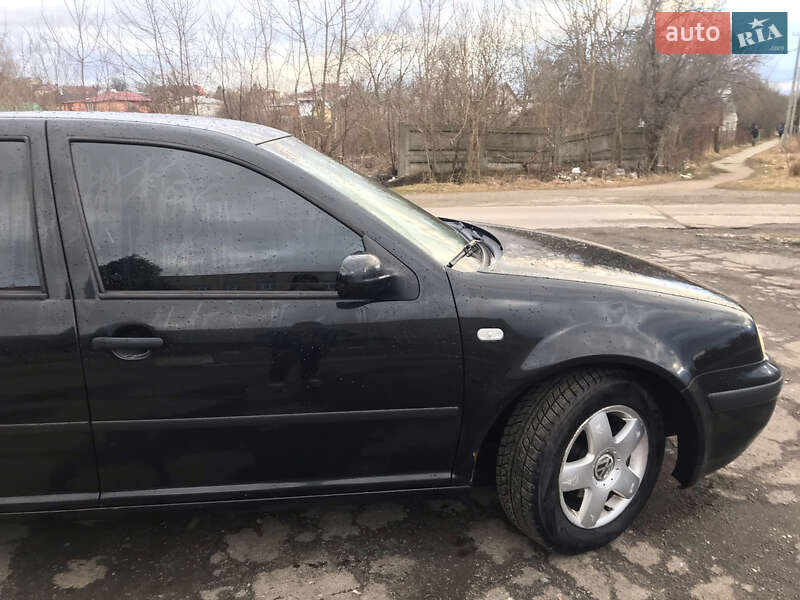 Хетчбек Volkswagen Golf 2002 в Дрогобичі