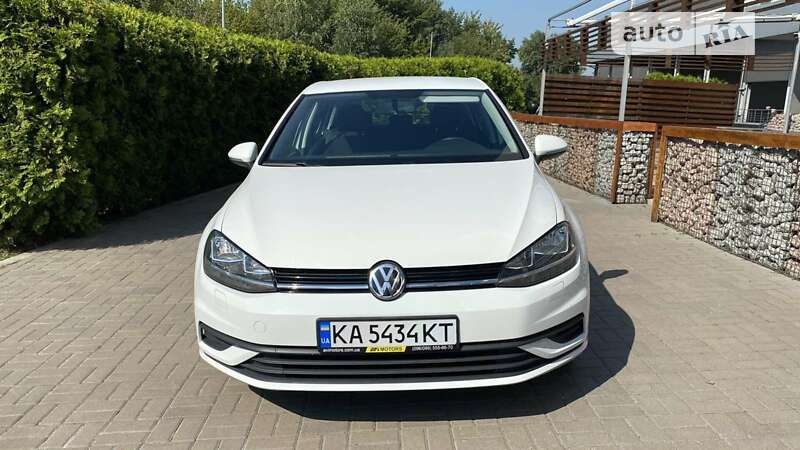 Хетчбек Volkswagen Golf 2018 в Києві