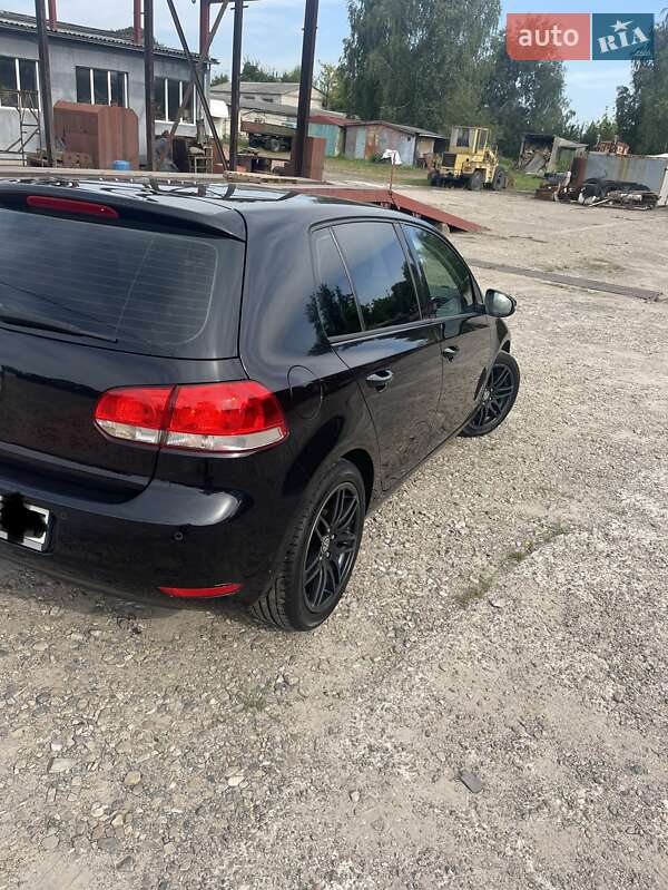 Хэтчбек Volkswagen Golf 2009 в Нововолынске