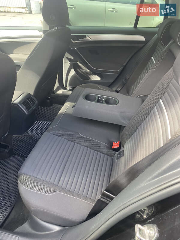 Универсал Volkswagen Golf 2014 в Киеве