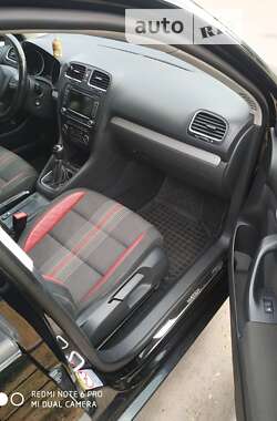Універсал Volkswagen Golf 2012 в 