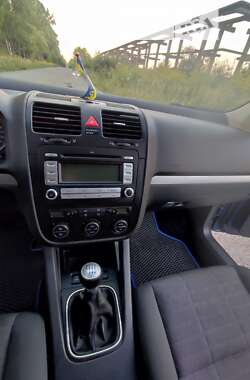 Хэтчбек Volkswagen Golf 2007 в Калуше