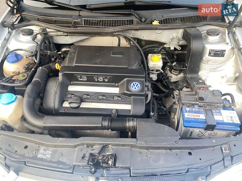 Хетчбек Volkswagen Golf 2000 в Запоріжжі