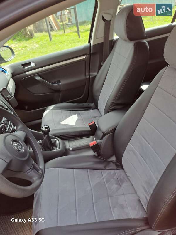 Універсал Volkswagen Golf 2010 в Долині