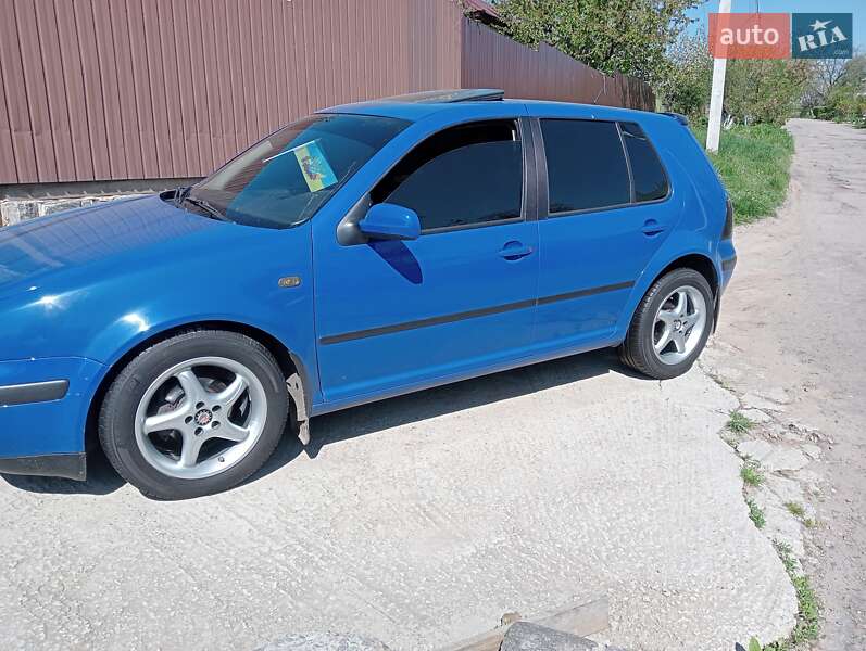 Хэтчбек Volkswagen Golf 1998 в Днепре
